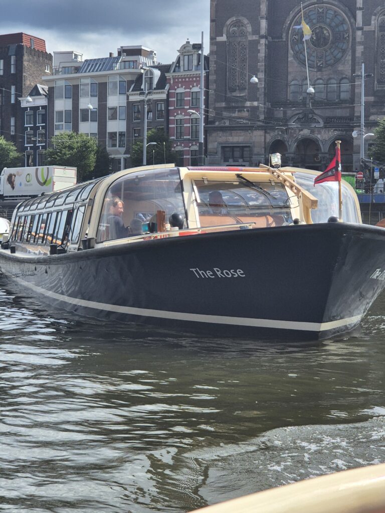 Rondvaart over de Amsterdamse grachten met Vierstroom