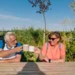 Ouderen wandelen