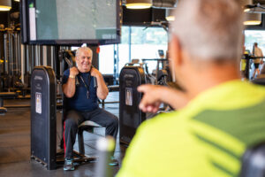 Sportende mannen in SportCity
