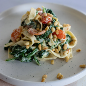 Pasta spinazie tomaat