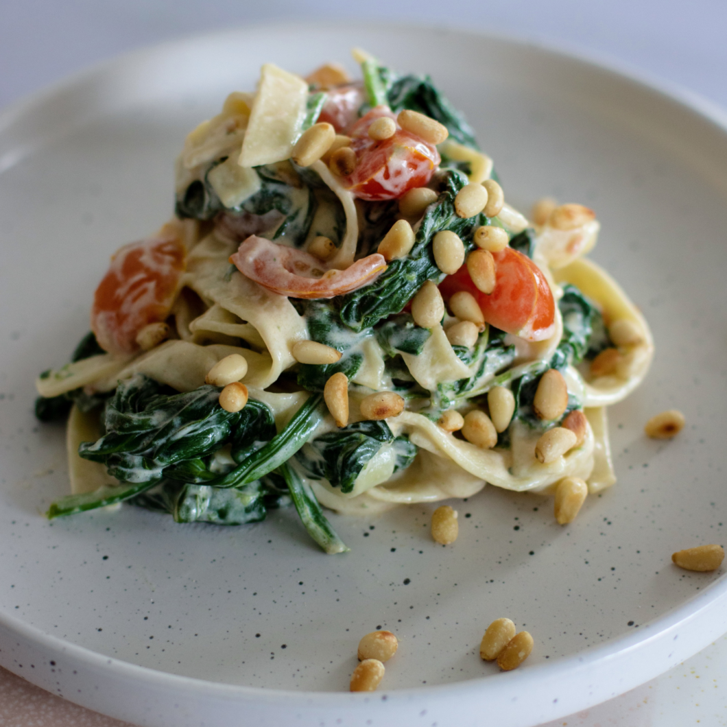 Pasta spinazie tomaat